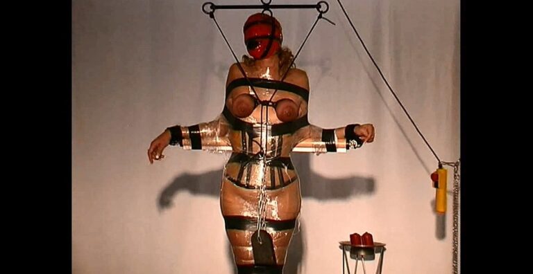 Slave Sylvie – The Rubber Statue