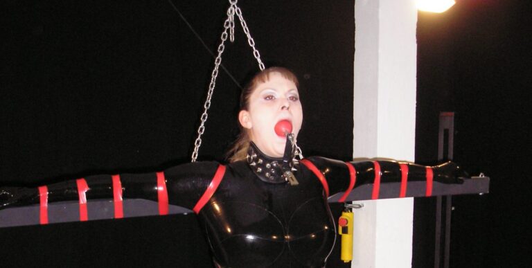 Lexa Lane Heavy Rubber Session – Part 1