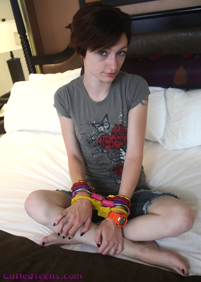 Colored cuffs for Cassie
