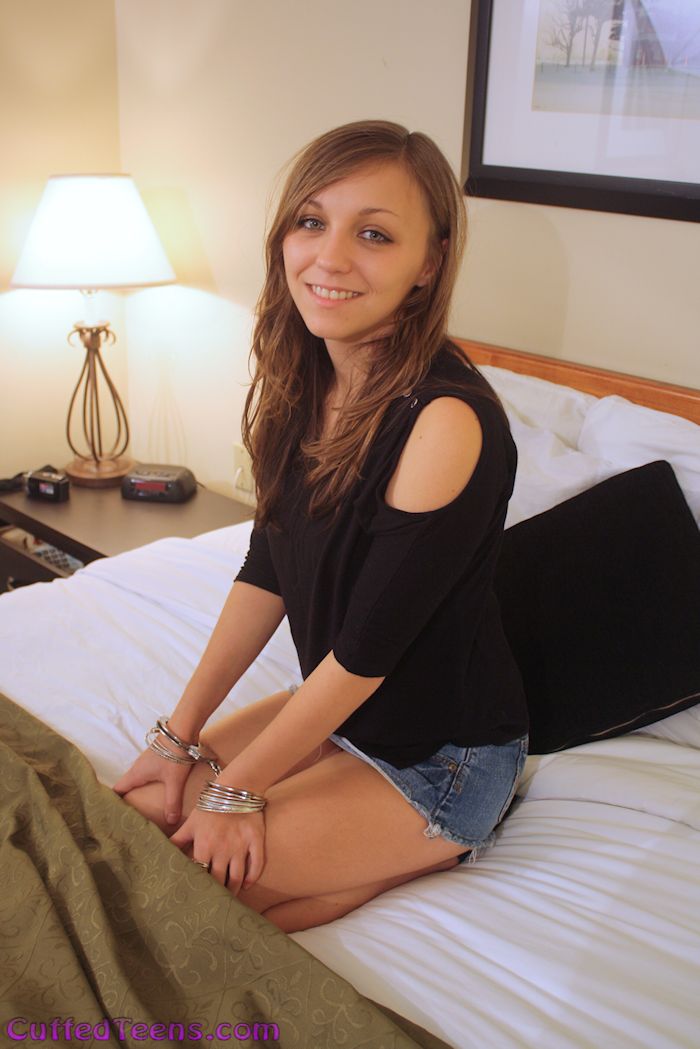 Nikki Lynn – bracelet search