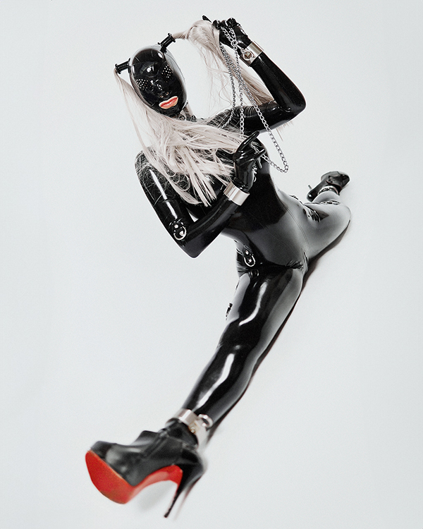 Sarah Wanton – Flexible heavy rubber doll