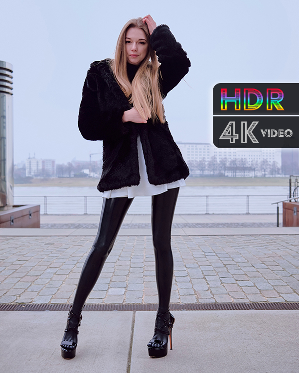 Catherine Reus – Winter Highstyle in high heels