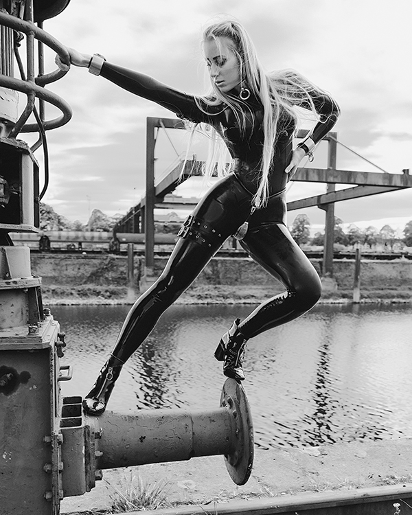 Sophia Levine – Steel & Latex special