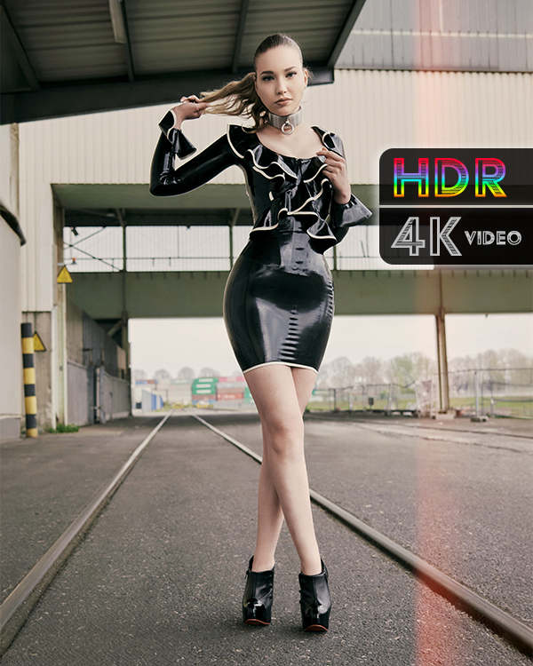Serena Frost – Shiny lifestyle on high heels