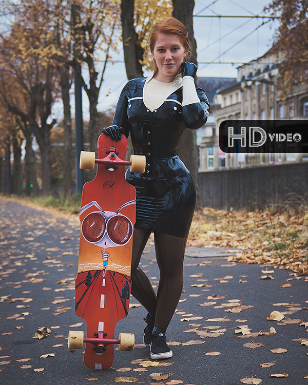 Liv Alvarsson – Latex Longboarding