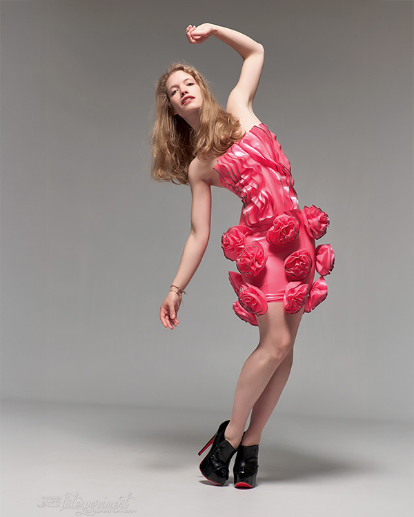 Arya Leopec – Pink rose dress