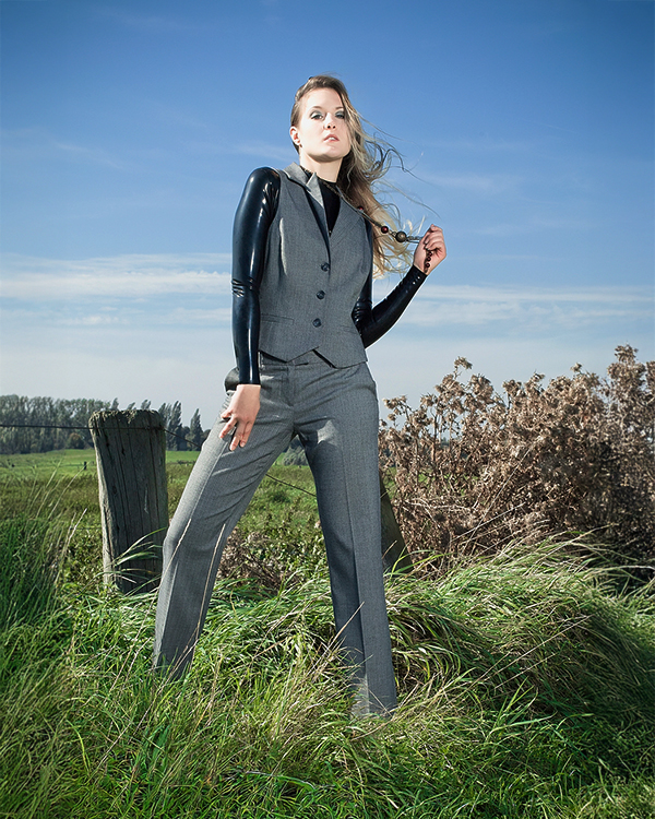 Ankha van Ayken – Latex hidden in the daily life
