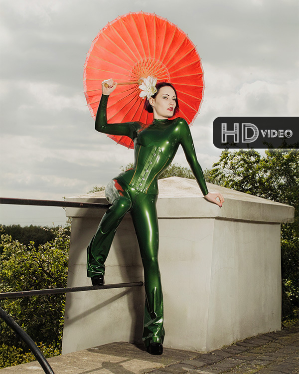 Bonny Jumm – Green, tight Japanese themed