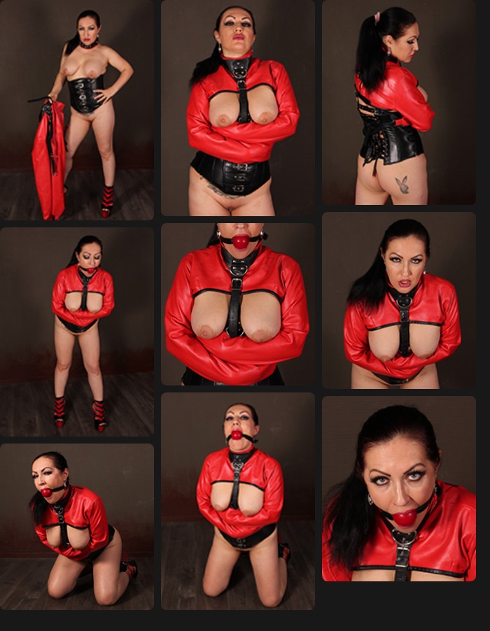 Mistress Elina Flower gets exposed