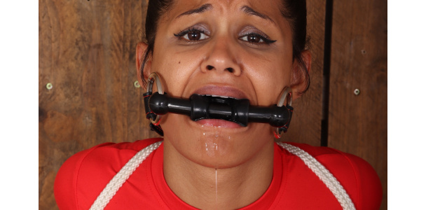 Calisa Bliss – tongue port gag