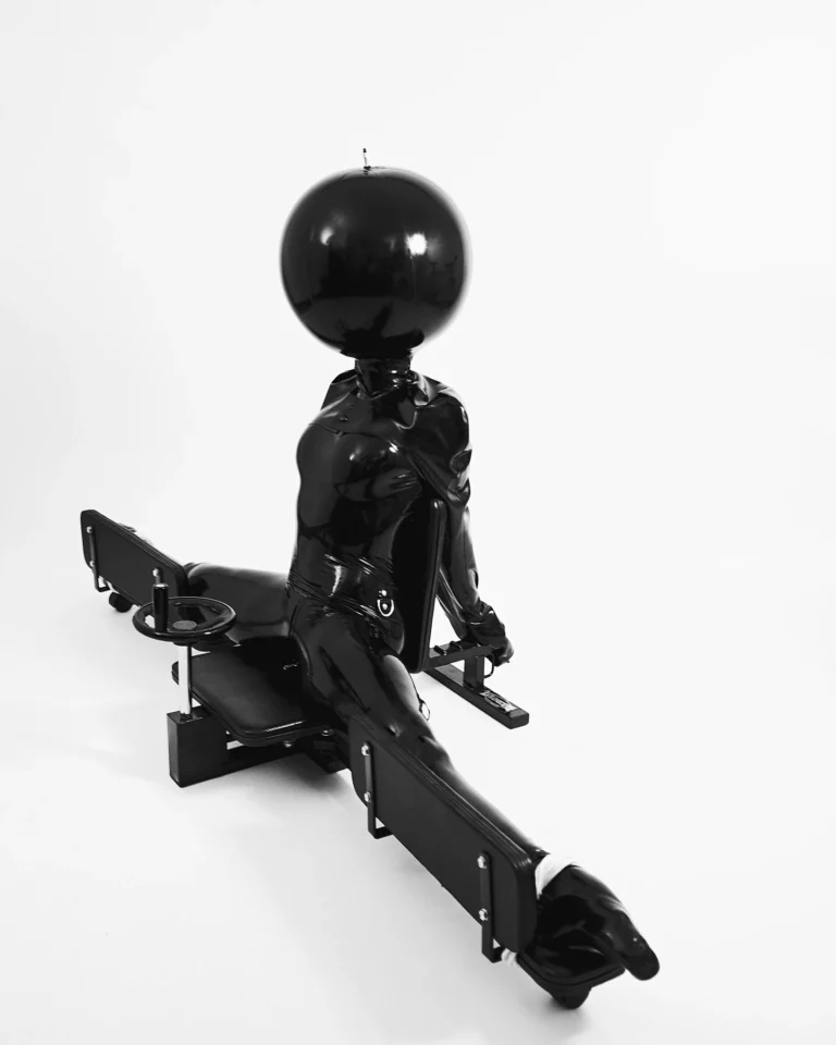 Into Contemporary Art