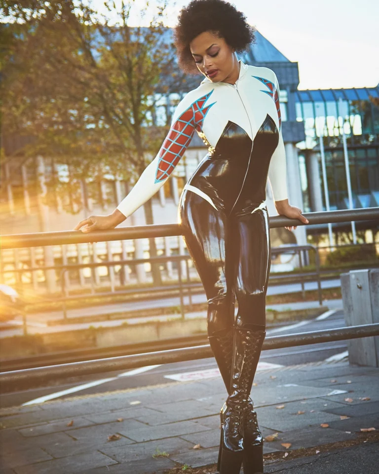 Spider Gwen Public