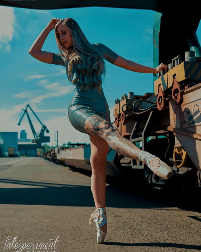 Latex Ballet in the Morning