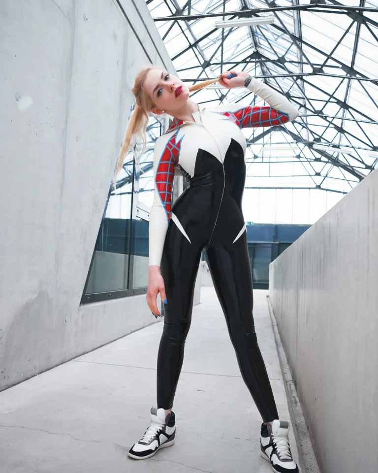 Spider Gwen Cosplay