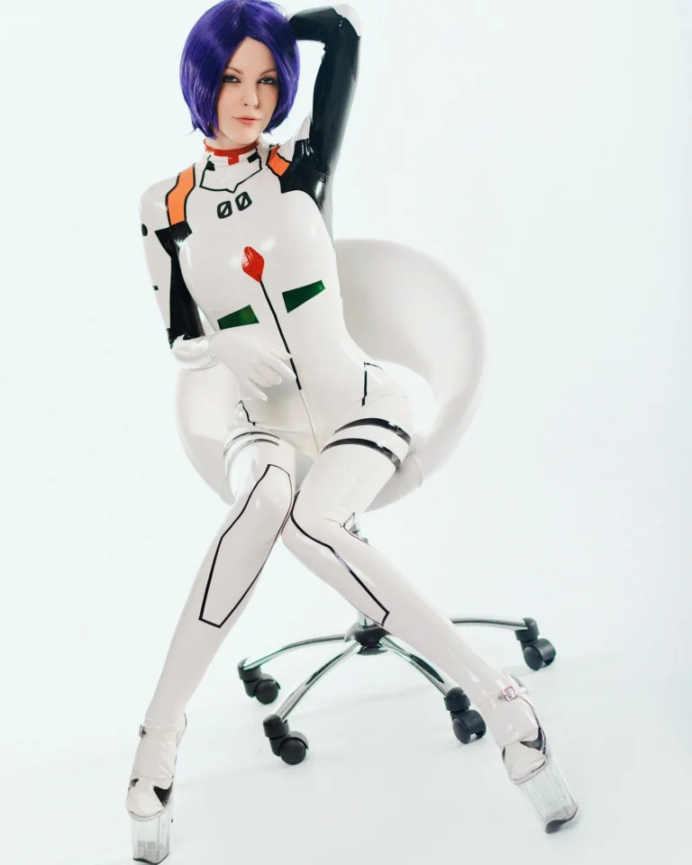 Rei Ayanami Latex Cosplay