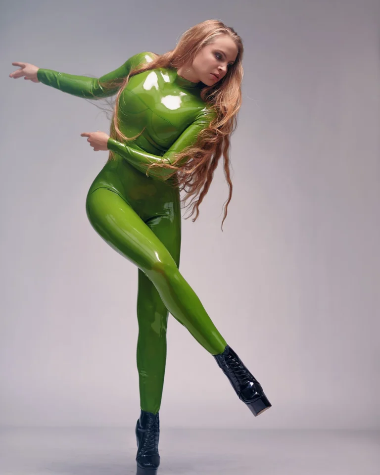 Very Glossy in Green