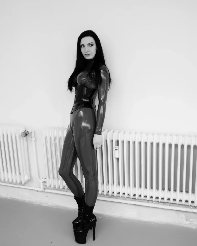 Experiment With Portraits in Latex