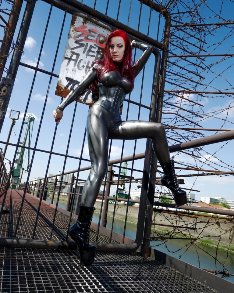 Red Head Latex Pony in Anthracite