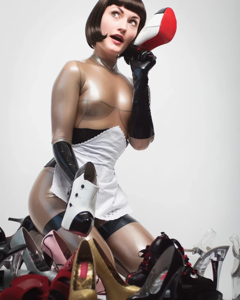 The Maid & the Shoes