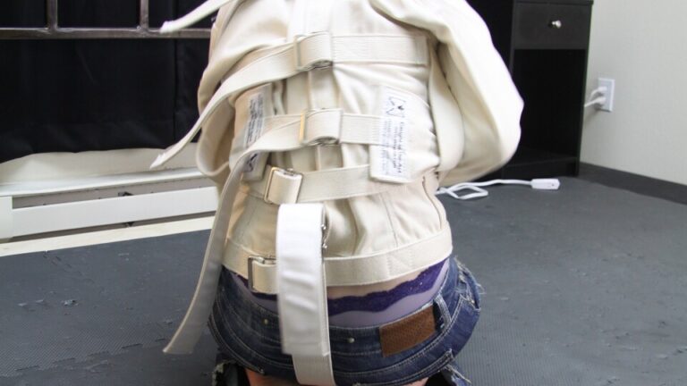 Is this a straitjacket?