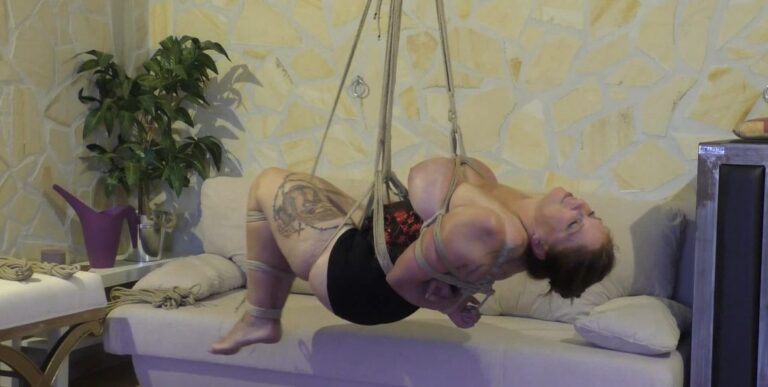 Bettine – Hanging Around