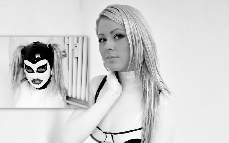 Latex Playmate Jannina – Second shoot & Mask special