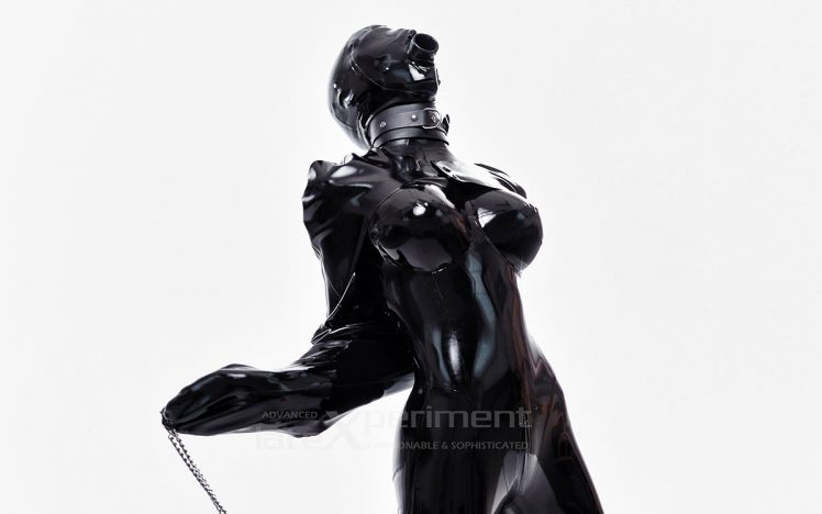 Sandrine Rouche – Into contemporary latex art