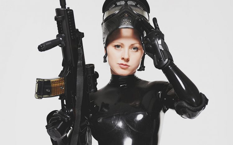 Latex Playmate Jannina – Black latex soldier