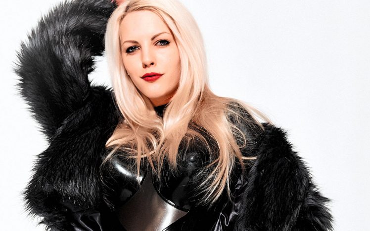 Juli Lollipop – Latex & Fur as her new lifestyle
