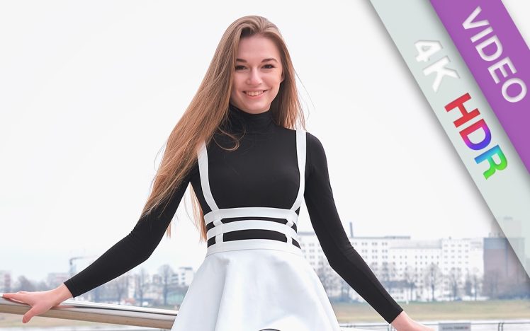 Catherine Reus – Highstyle with shiny legs and toes