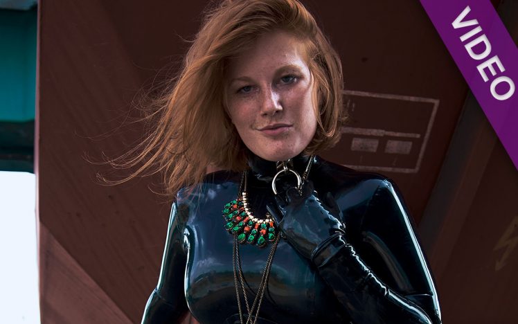 Liv Alvarsson – Black, shiny & tight