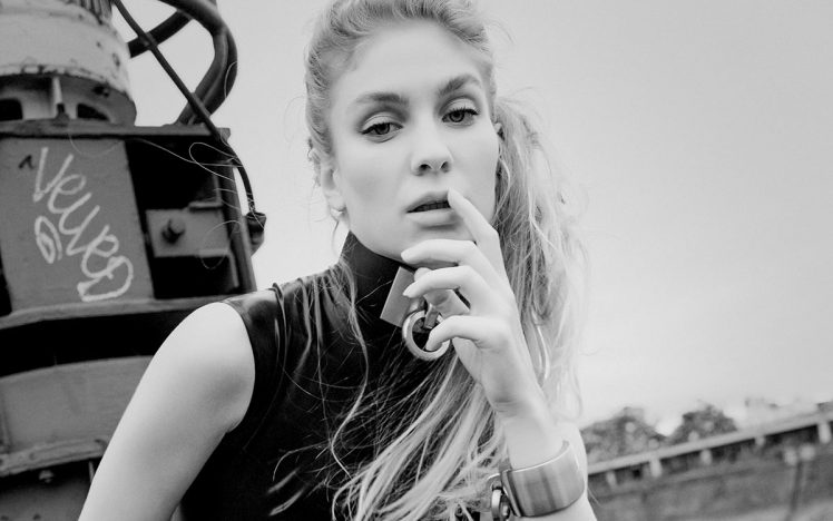 Leila Herring – Latex fashion editorial