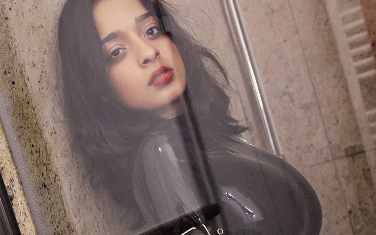 Mizzgaza – New latex girl for you