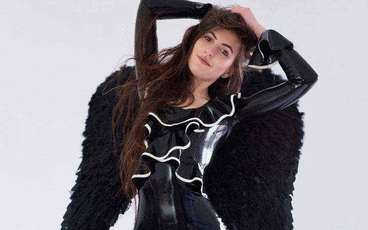 Penelope Haylen – Black angel in bed