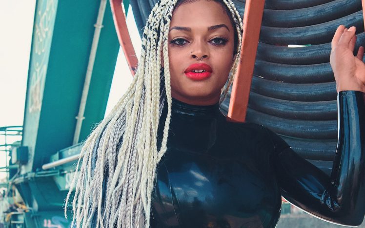 Shayna LáToya Xaria – The black dress