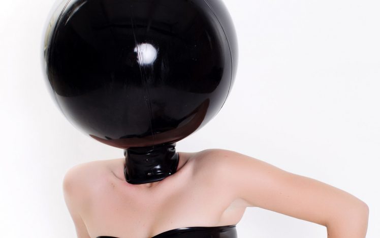 Smexy – Shiny ballyhood art shoot