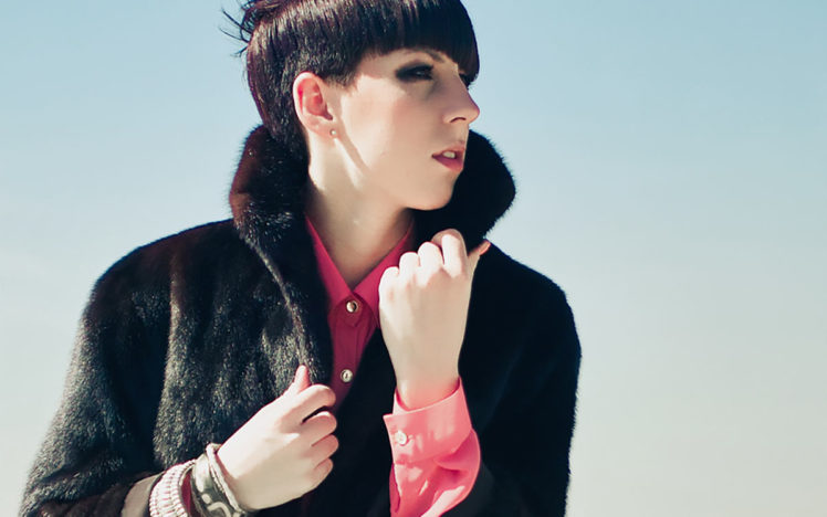 Rhina De La Tex – Highstyle Fashion in the sand