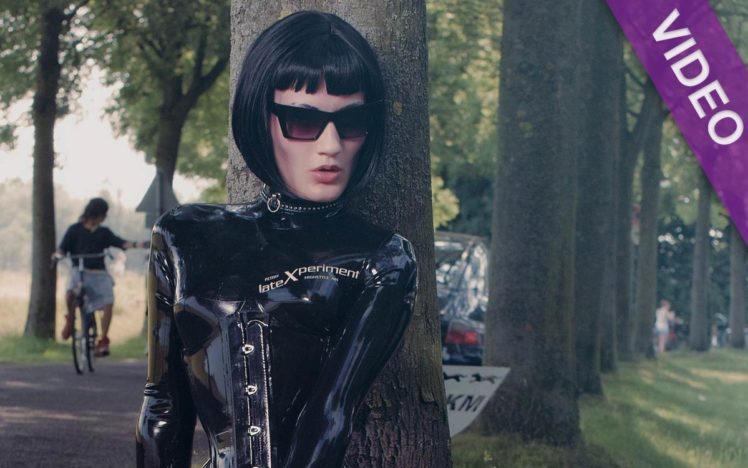 Bonny Jumm – Latex Punk with fishnet stockings