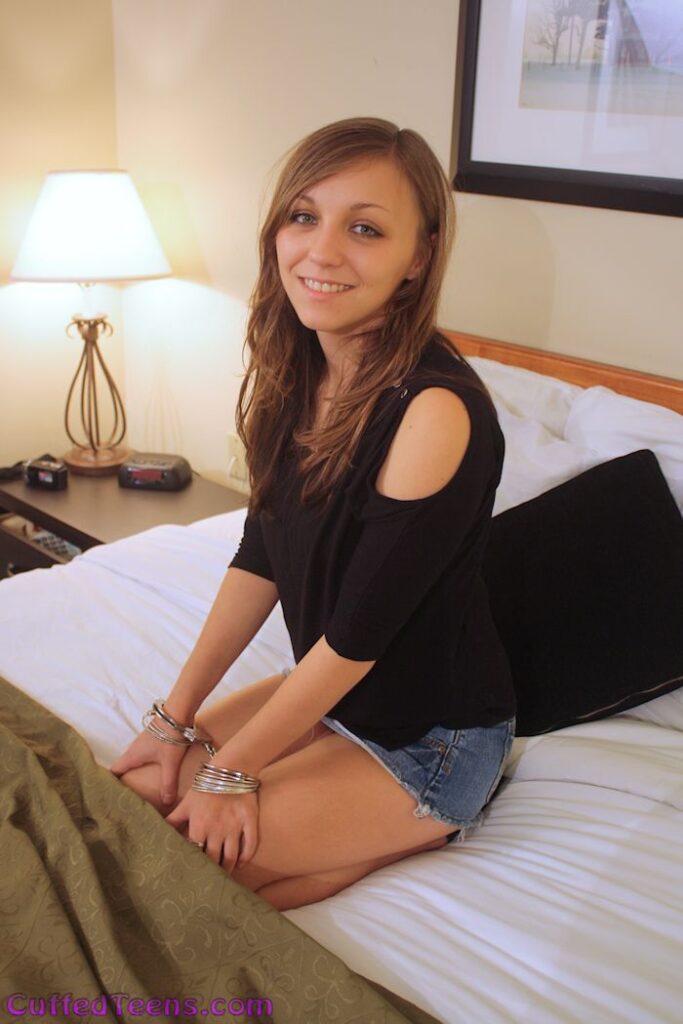 Nikki Lynn - bracelet search