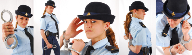 Politieagente Naomi cuffed in uniform