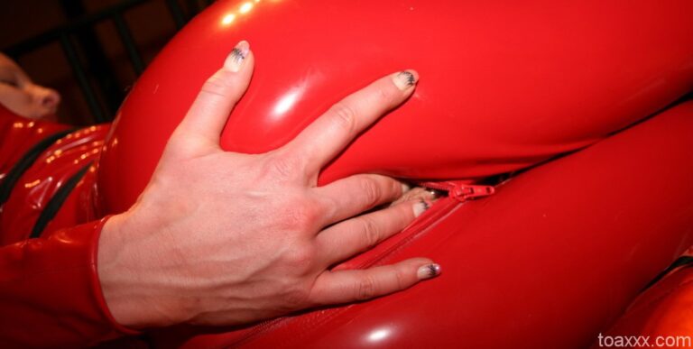 Rubber Slave Melanie