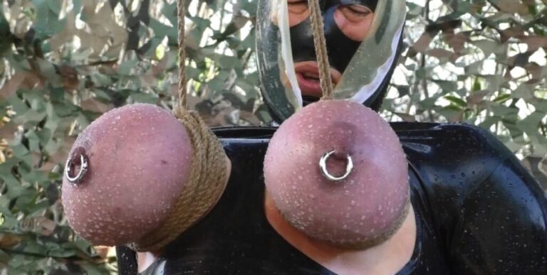 Titslave Eva – Tit Predicament with a splash